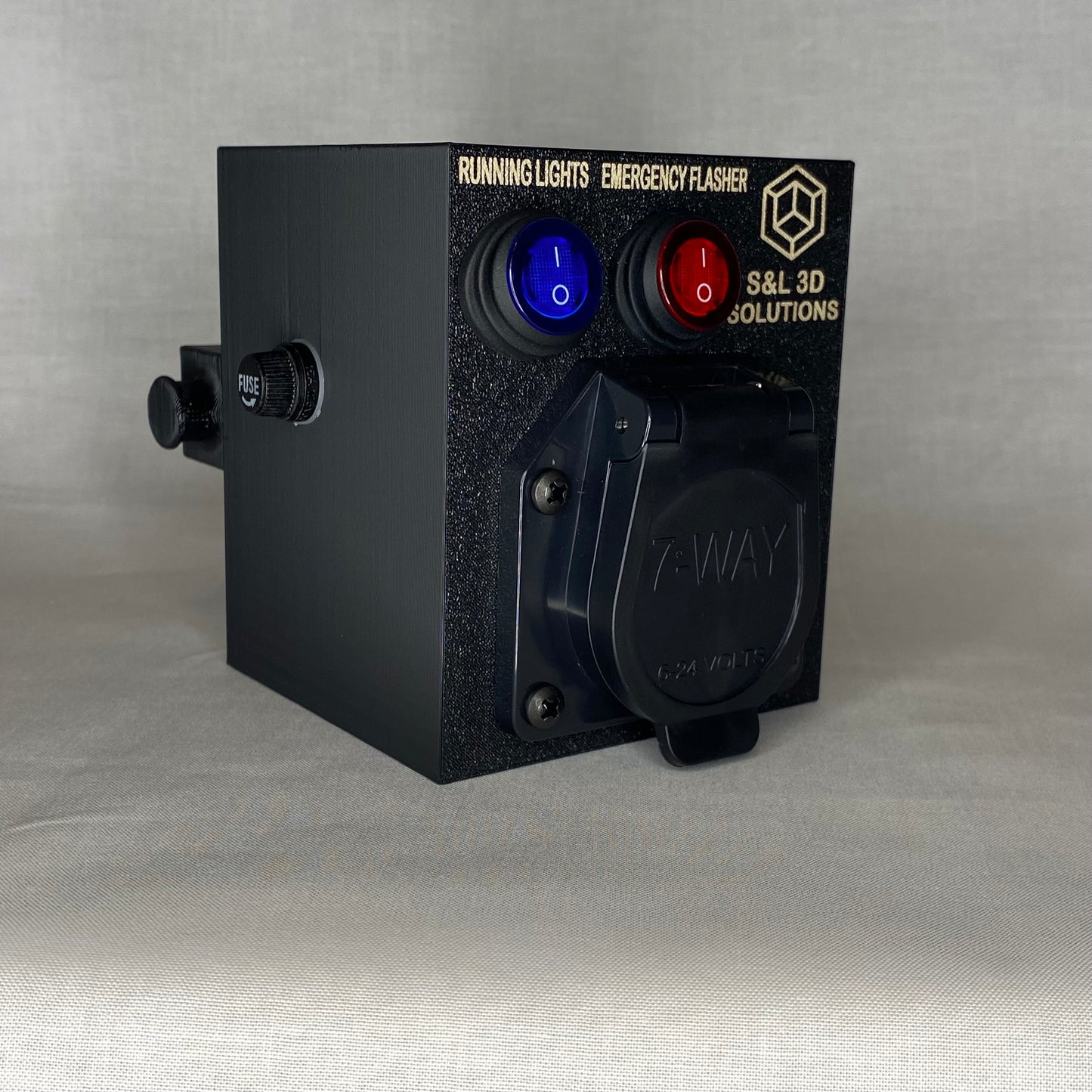 E-Z Flash is a 7-pin emergency safety lighting system for campers, trailers, and RVs. Stay visible during roadside stops, camping, or emergencies with bright hazard lighting designed for real-world safety.